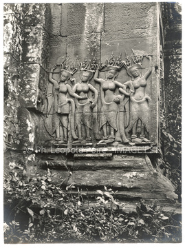 Devatas à Angkor Vat